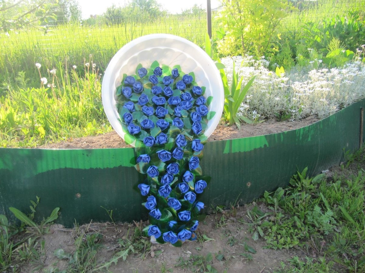 Фигуры из бутылок для сада
