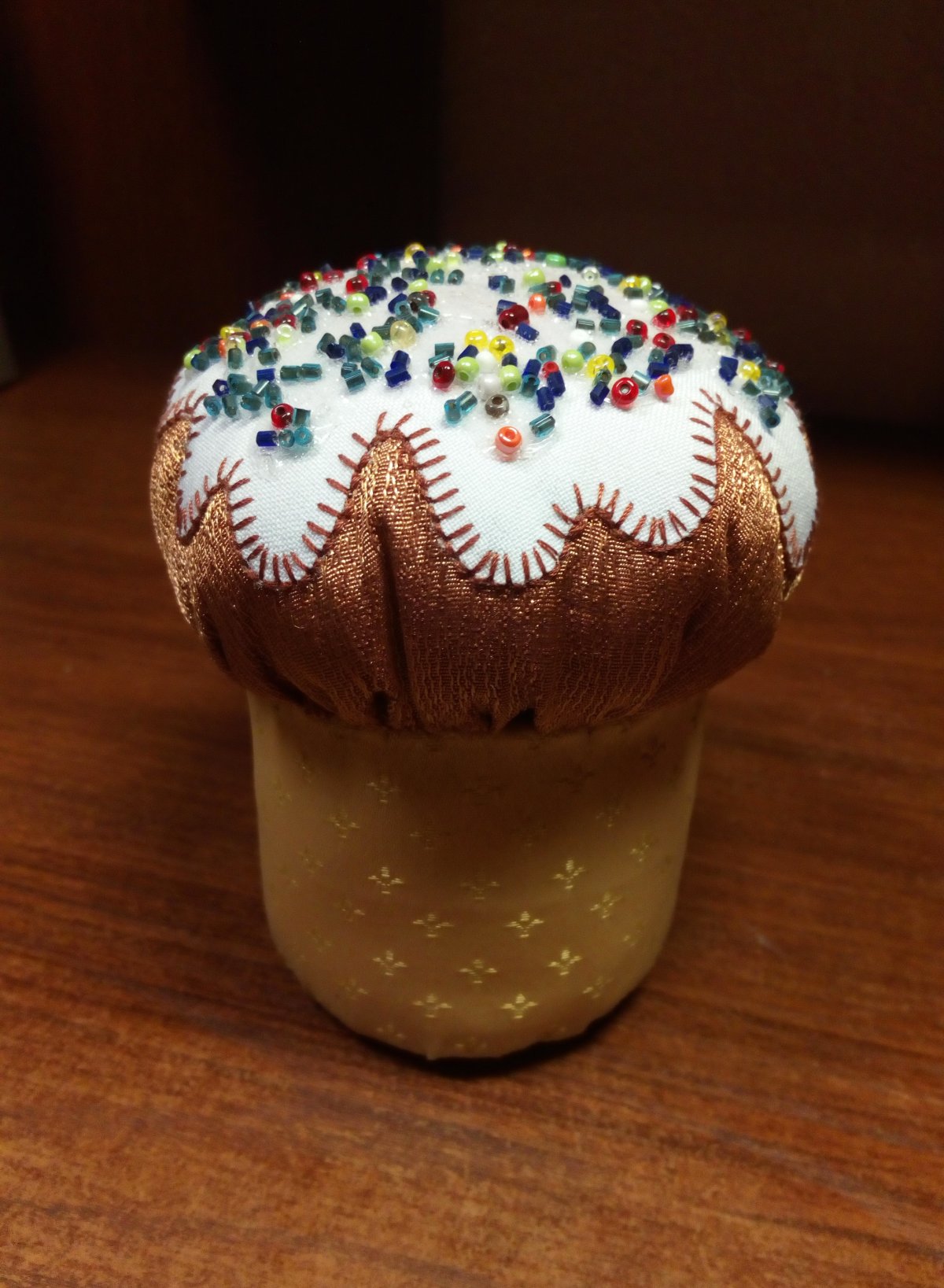Пасхальный кулич из атласных лент