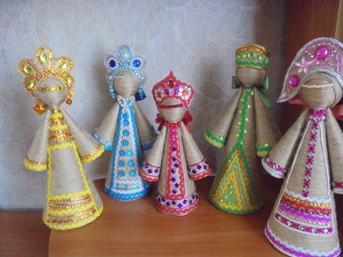 Брошь Матрешка