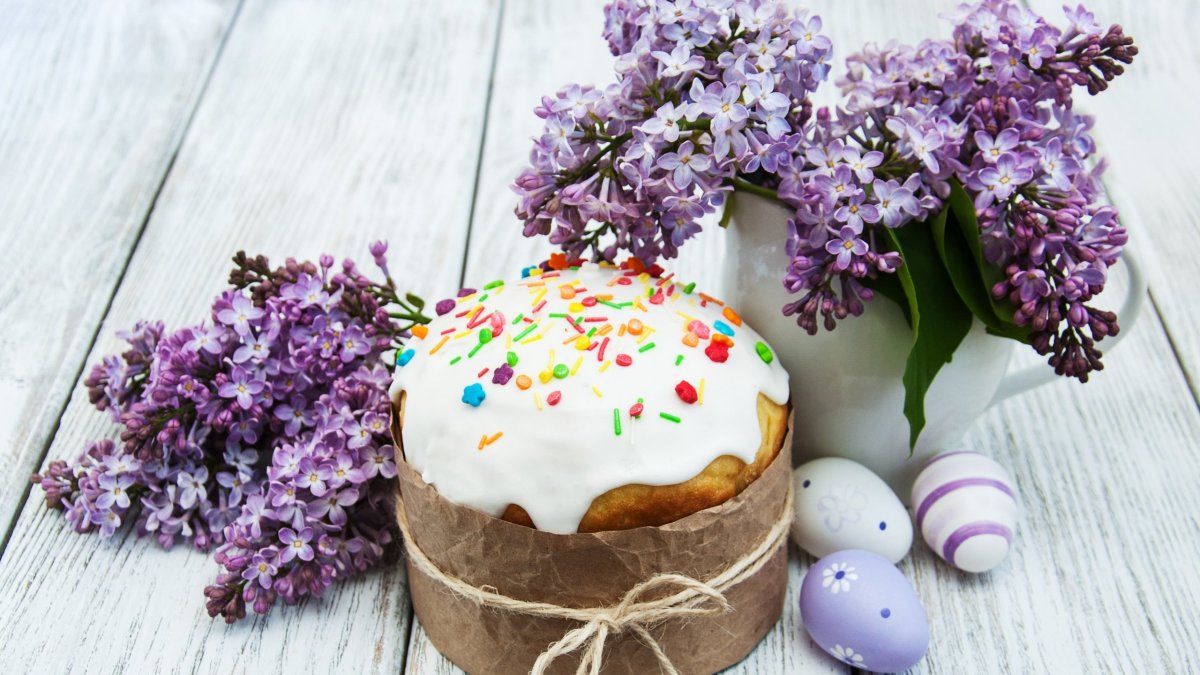 Куличи и яйца на Пасху