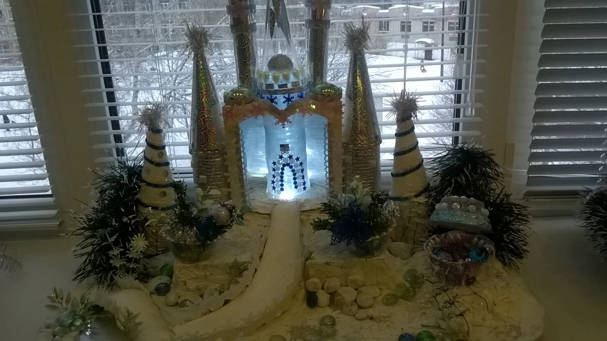 Новогодний дворец поделка