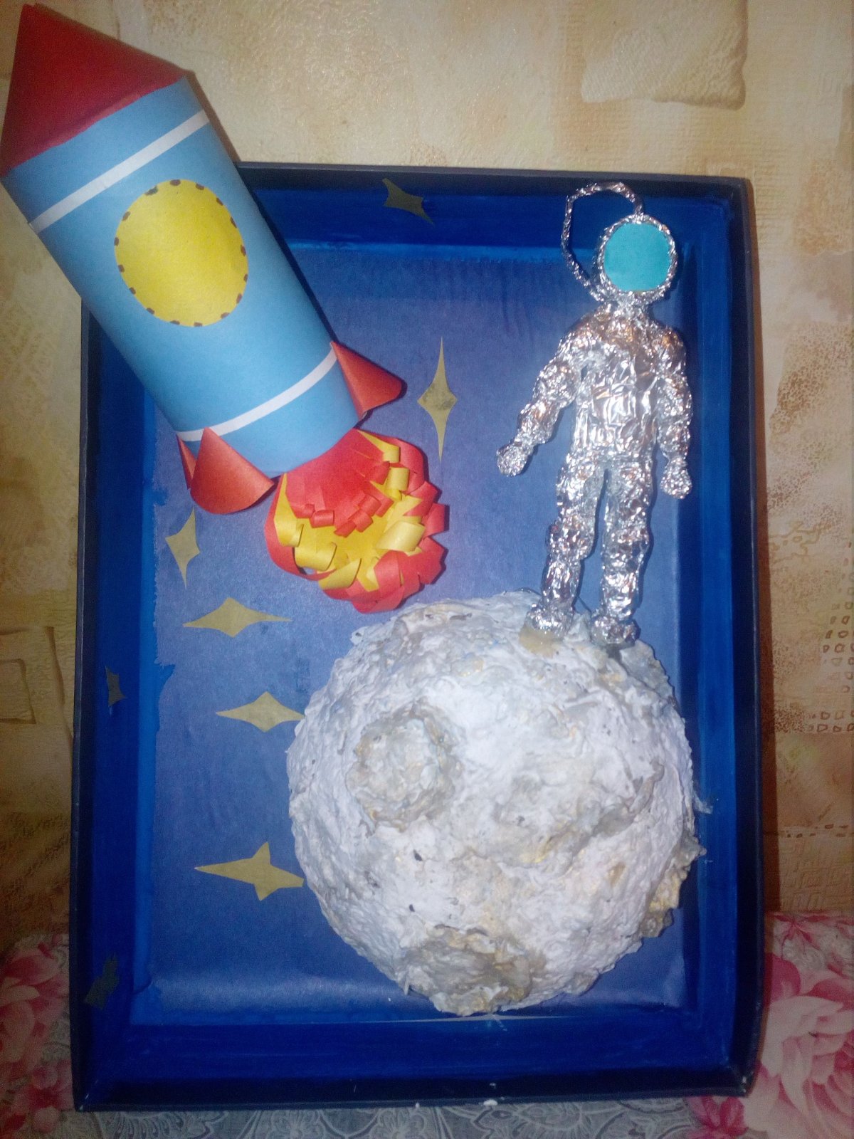 Новогодняя игрушка на космическую тему