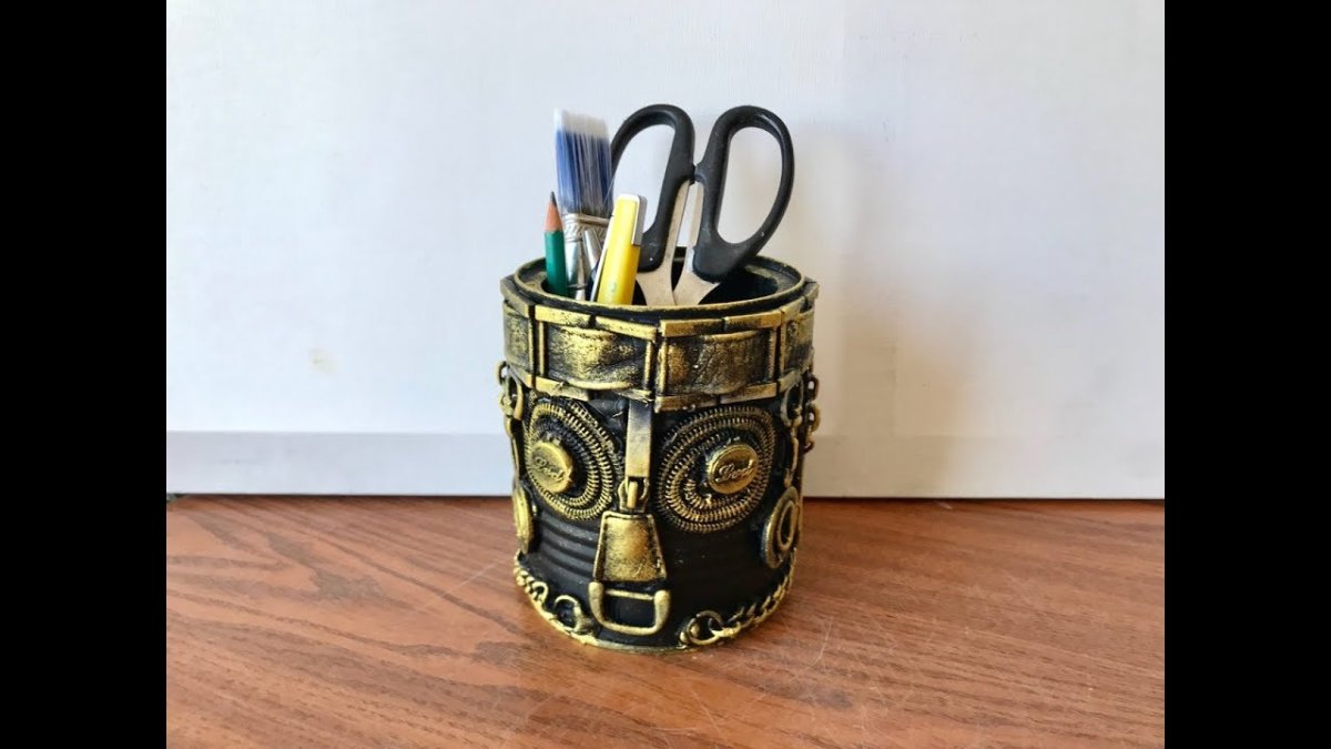 Из металлических крышек