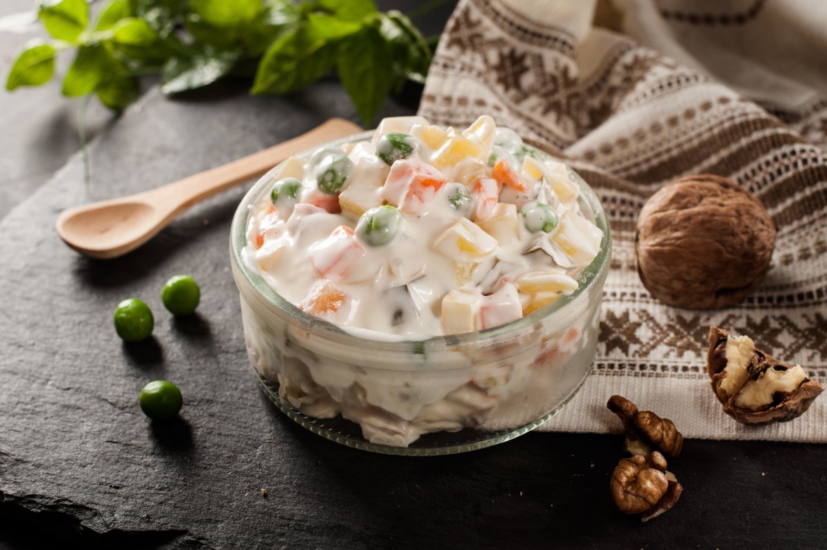 Салат Оливье с майонезом