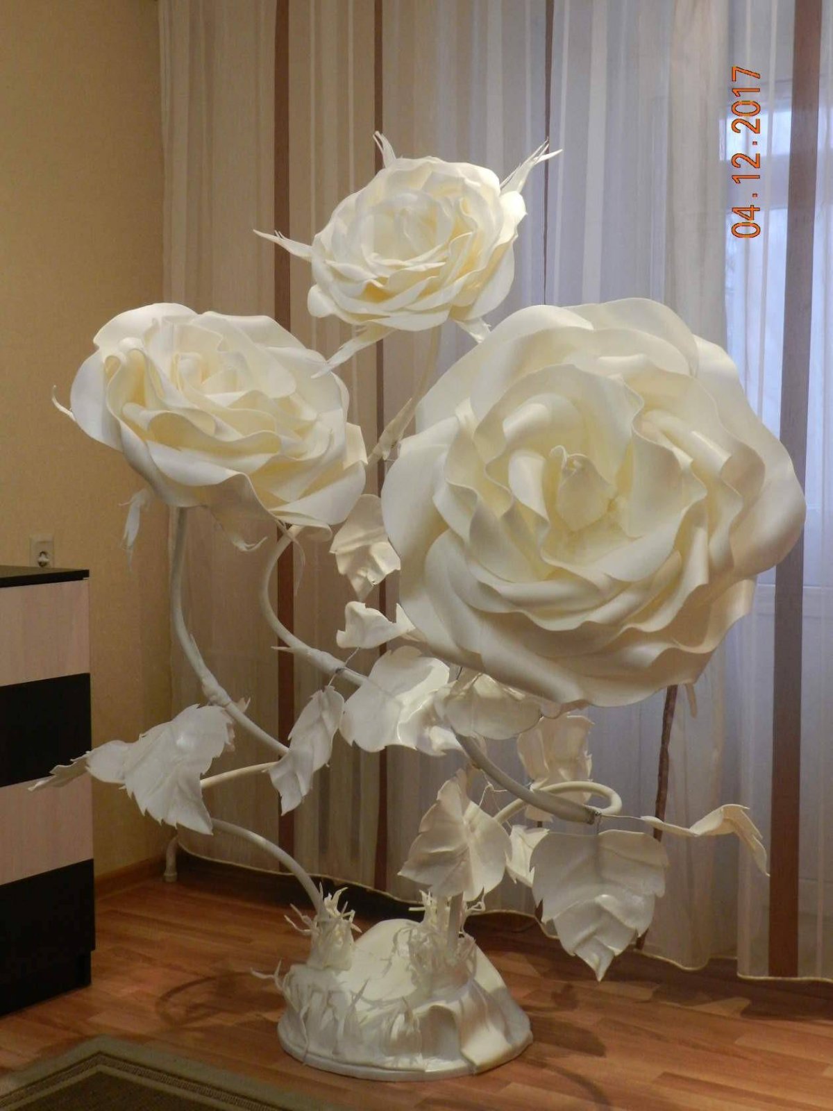 МК роза из изолона светильник