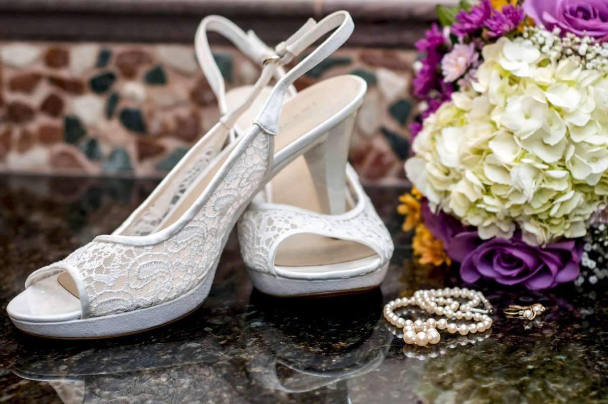 Обувь свадебная для невесты без каблука