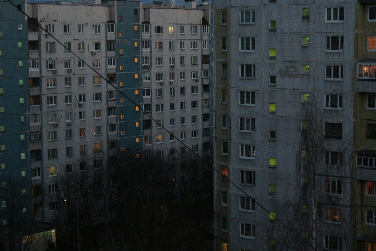 Ночной Смоленск дворы пятиэтажки