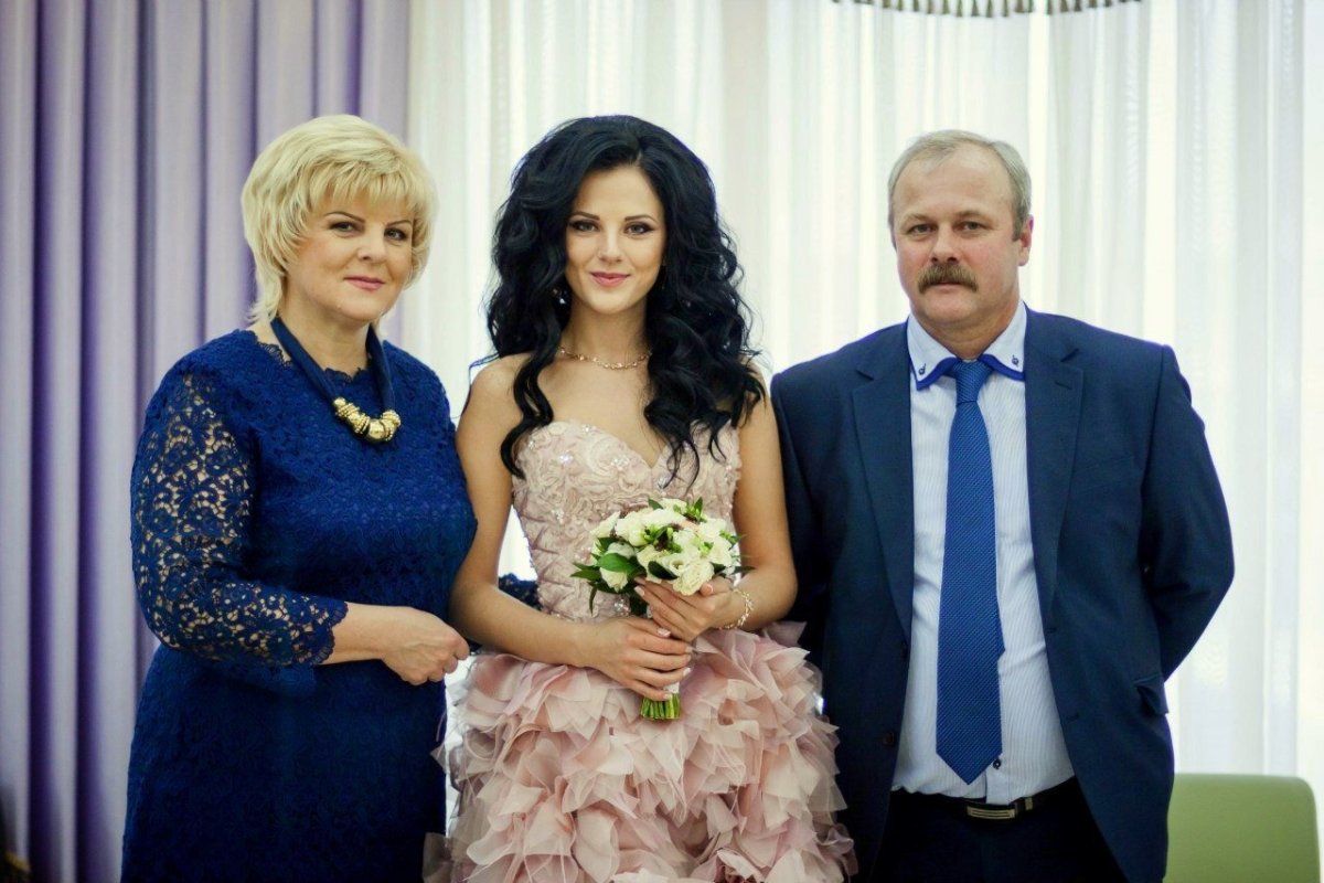 Прическа на свадьбу для мамы жениха