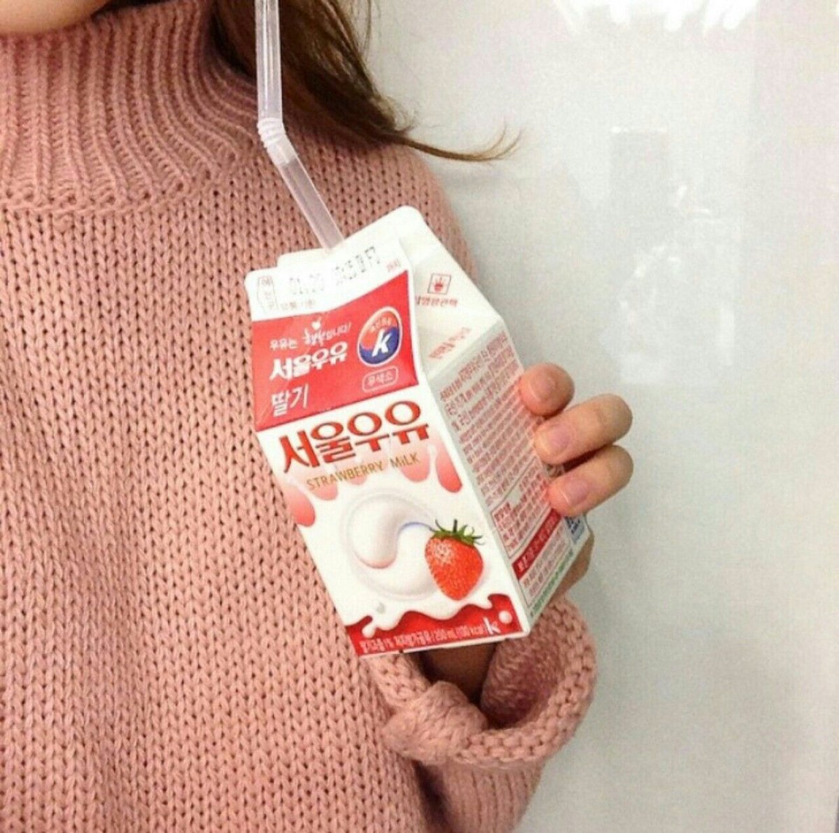 Клубничное молоко Эстетика