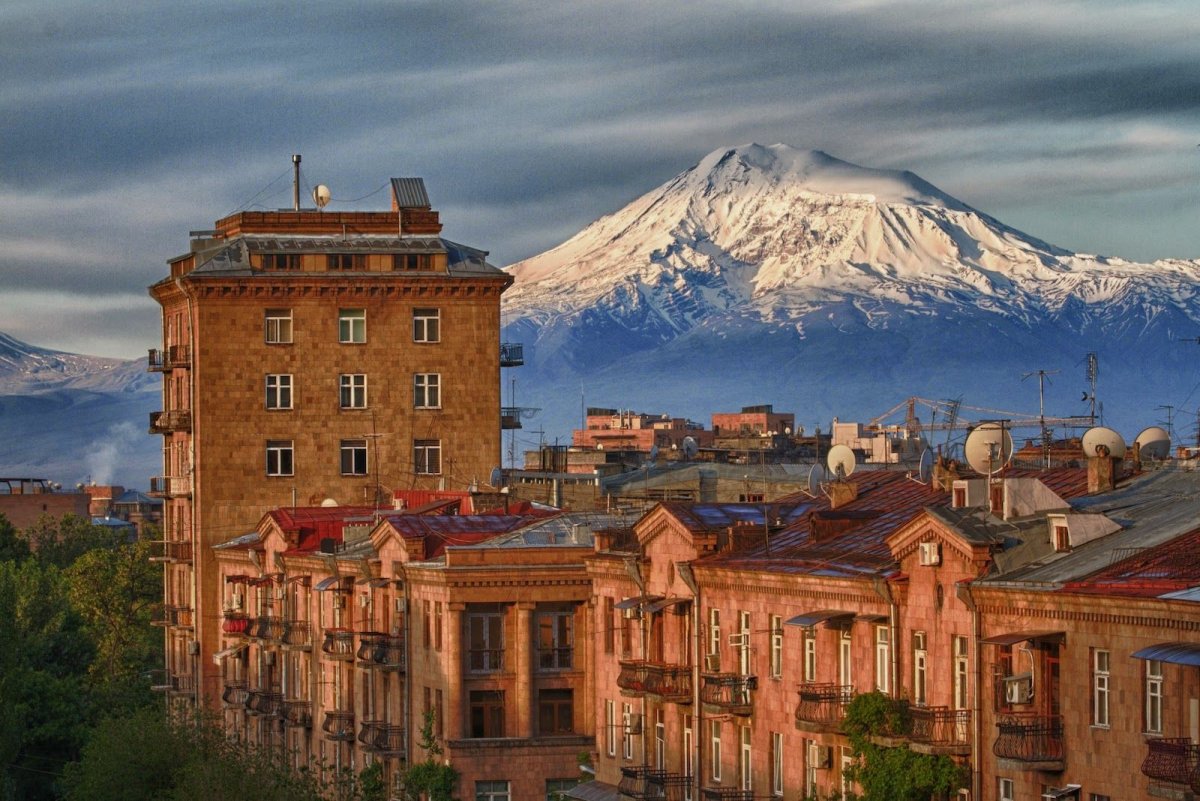 Бари луйс Армения