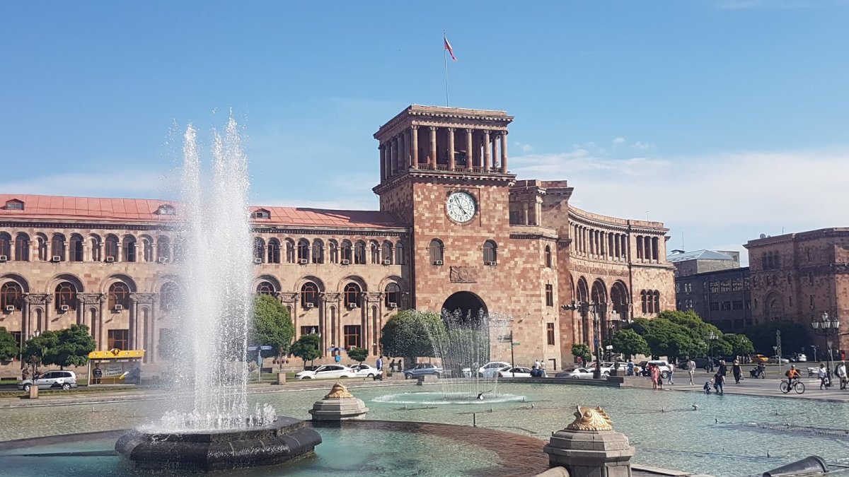 Гора Агарац и крепость Амберд