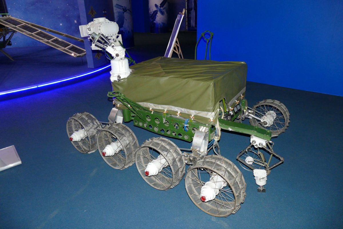 Спиральная антенна для лунохода