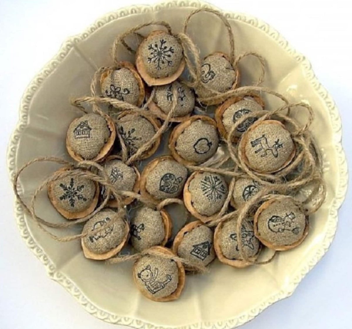 Поделки из орехов
