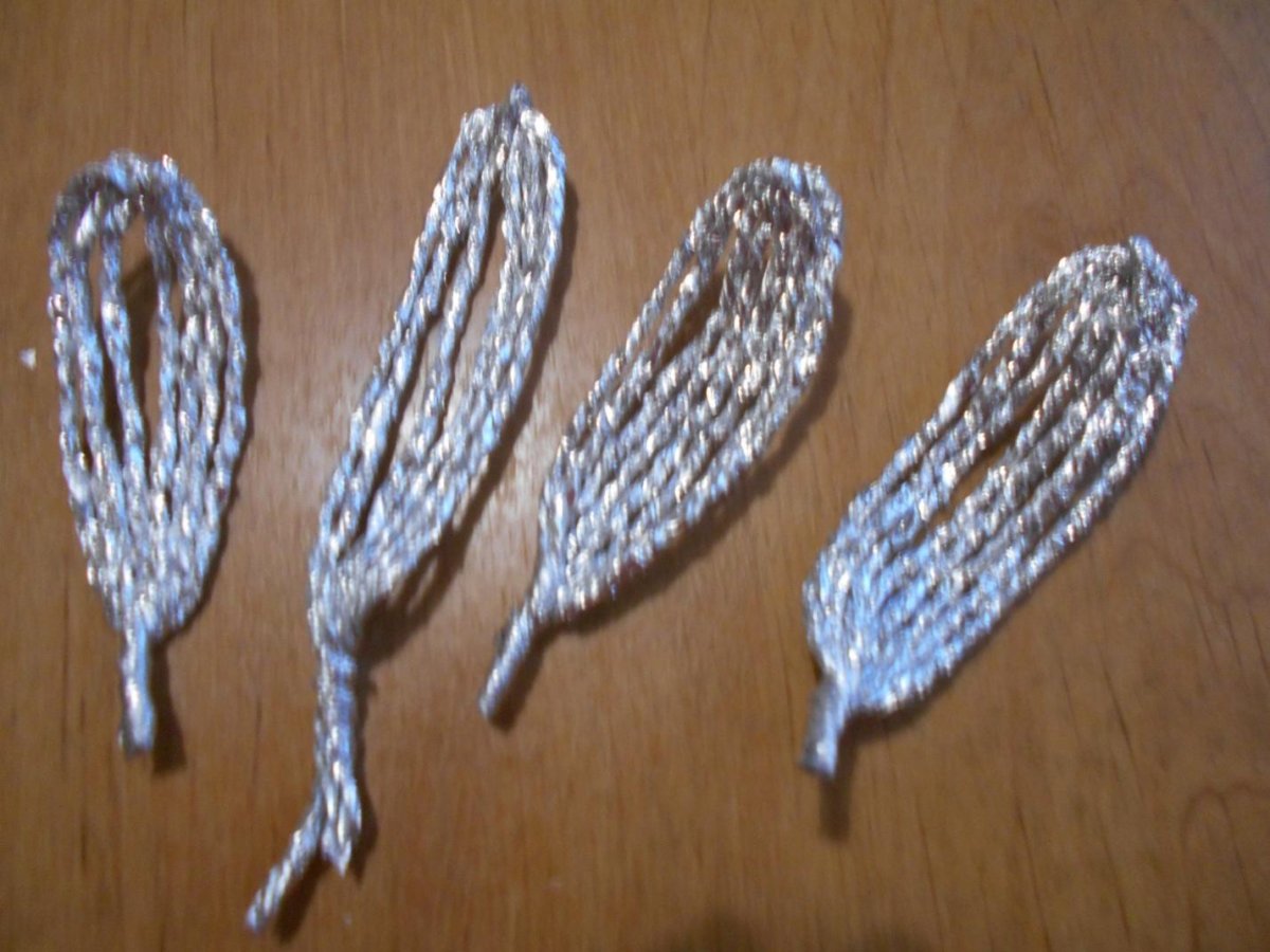 Елочка из пластиковых ложек