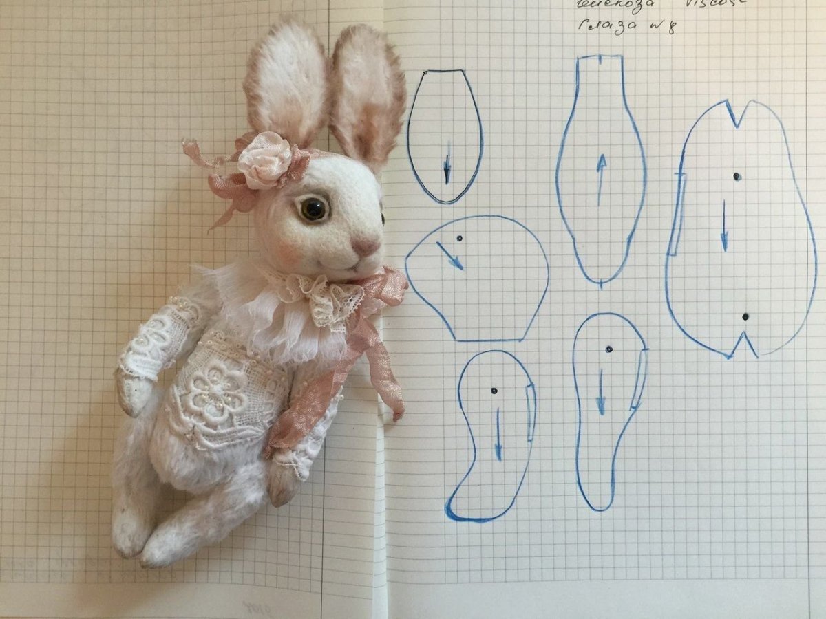 Заяц из ткани
