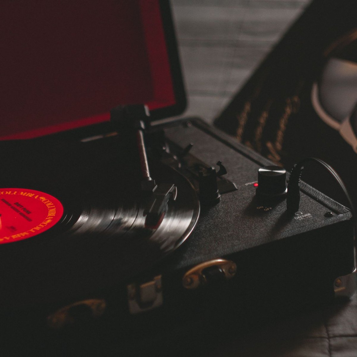Виниловый проигрыватель ONLYVINYL F-190