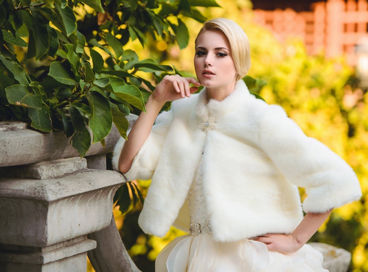 Hejia collection шубы белая