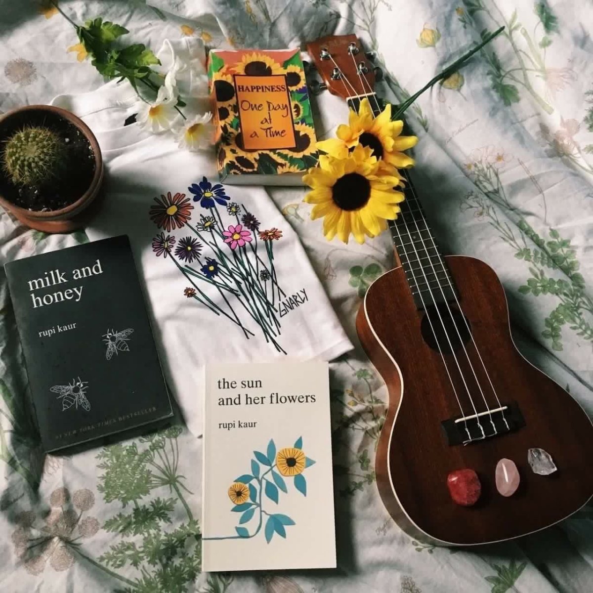 Гитара и книга Эстетика