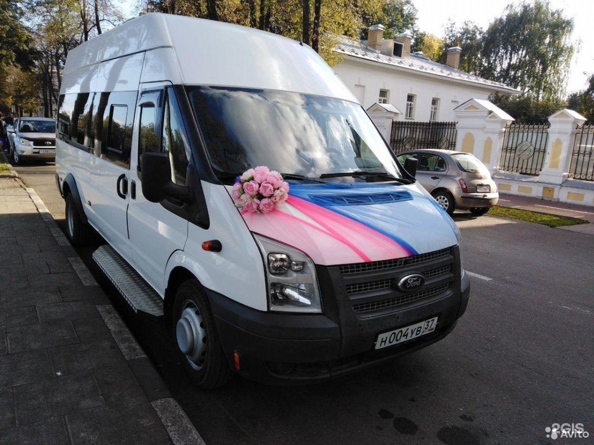 Украшение свадебного автобуса