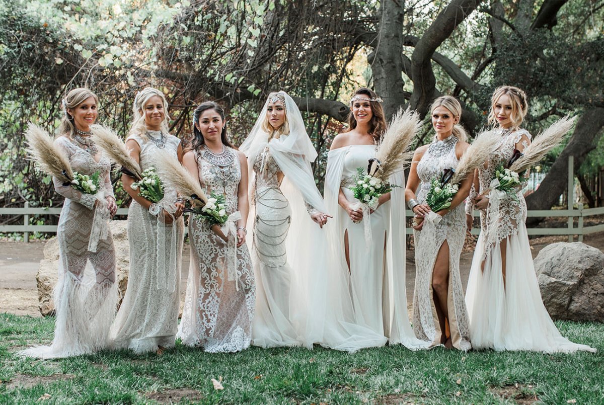 Shwaepepty Spring Summer Floral Lace Bohemian Wedding Dress with Handmade Flowers off Shoulder long Boho Beach Bride Dresses
