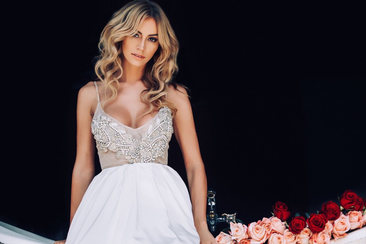 Bryana hollyсвадебное пллатеье