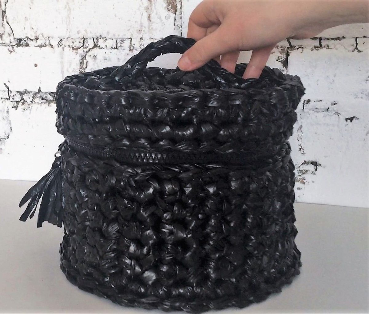 Корзинки из целлофановых пакетов