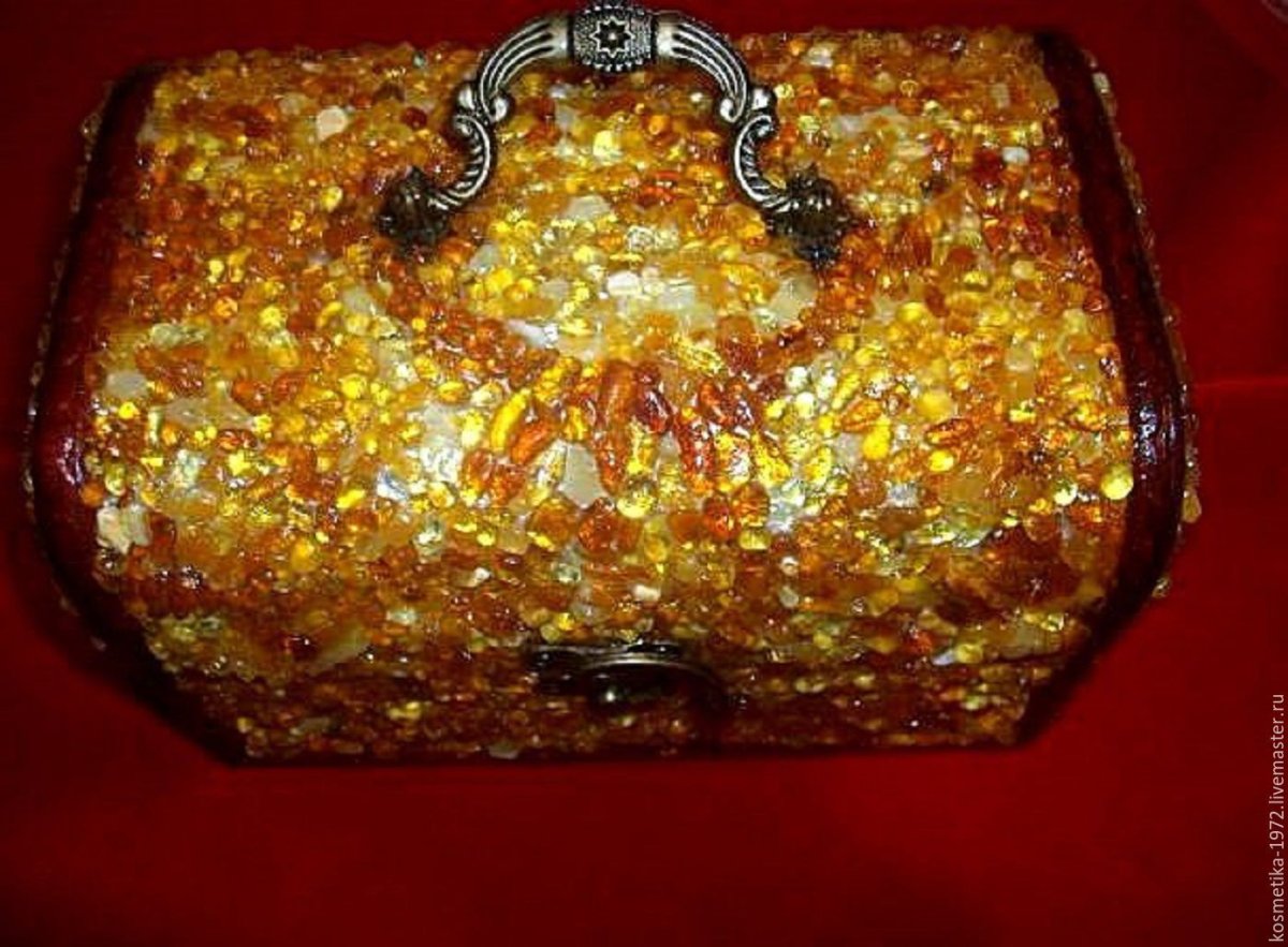 Бусы из круглого янтаря