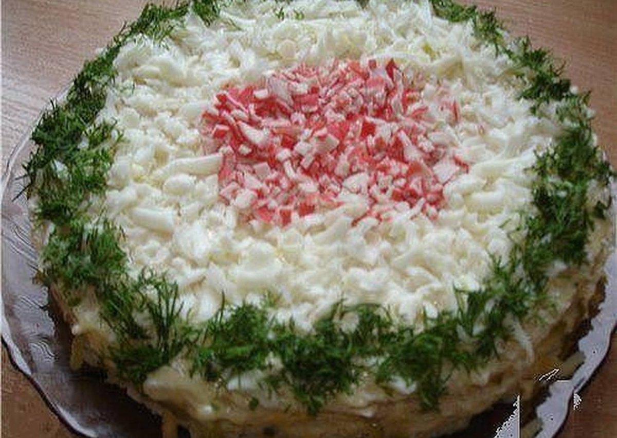 Закусочный торт из крабовых палочек