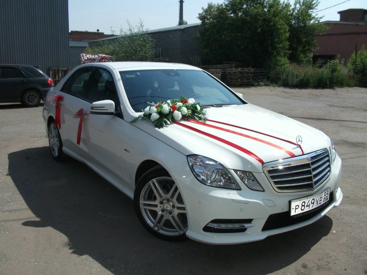 Мерседес w212 белый свадебный