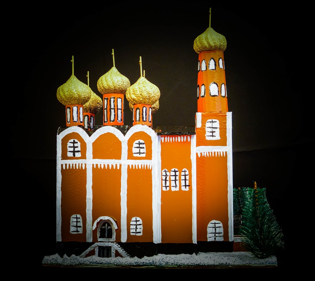 Церковь из шпажек