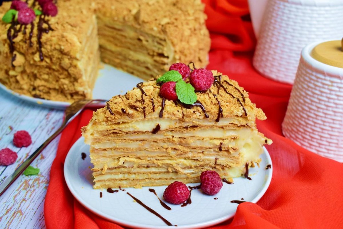 Лакомка торт Наполеон