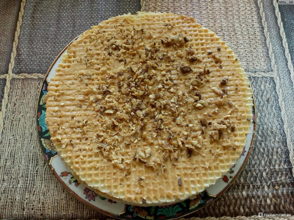 Вафельный торт со сгущенкой и фруктами