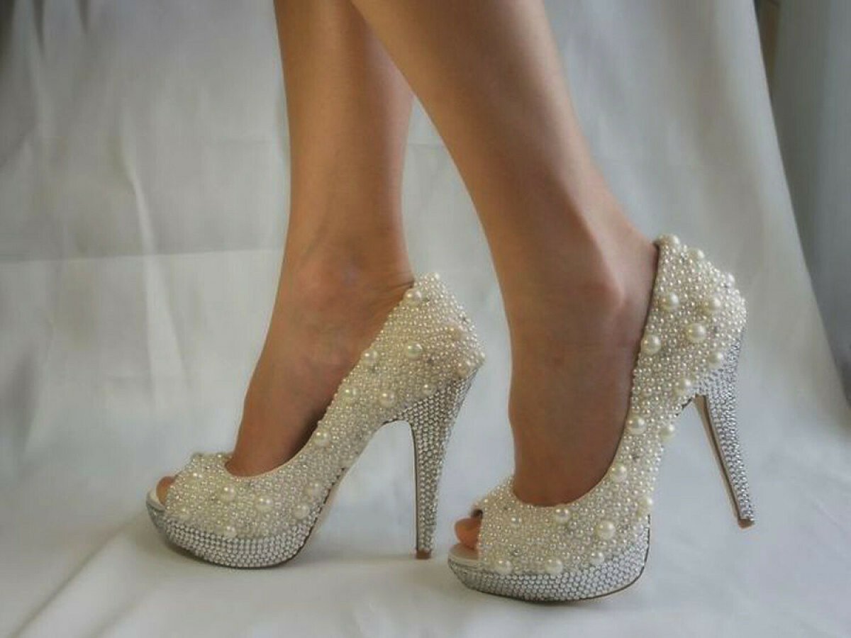 Шпильками Brian Atwood