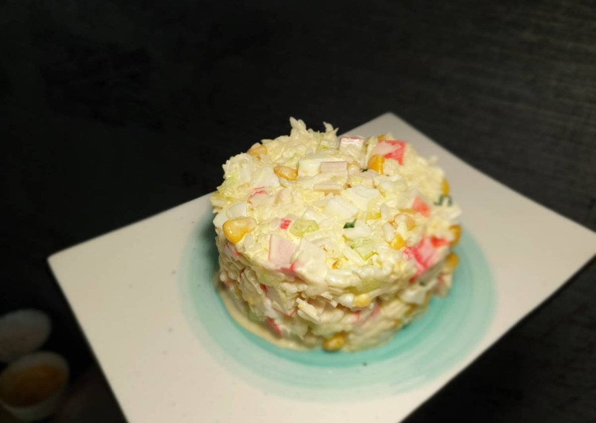 Салат крабовый с кукурузой