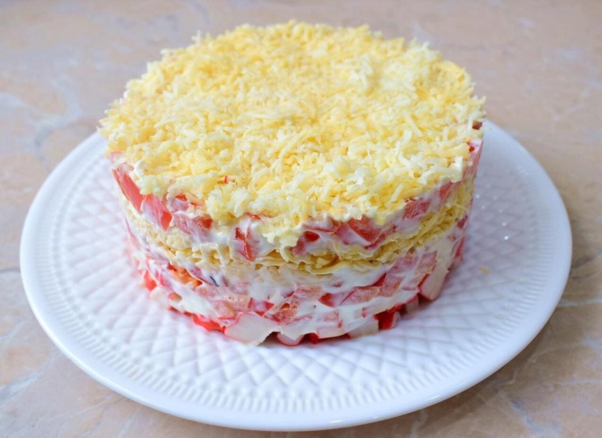 Вафельный закусочный торт с крабовыми палочками