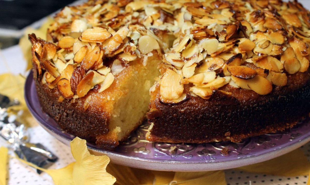 Яблочный торт с карамельным баварским муссом
