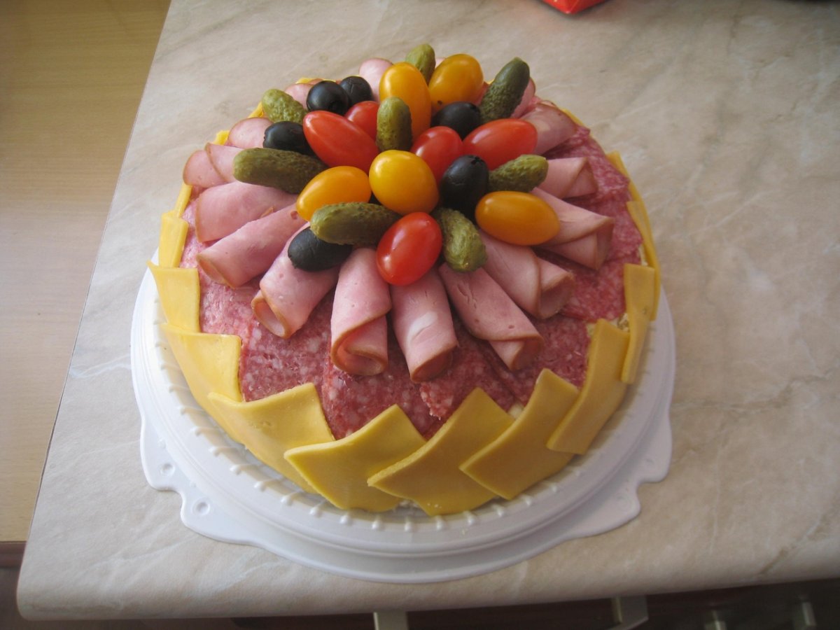 Мясной торт на свадьбу