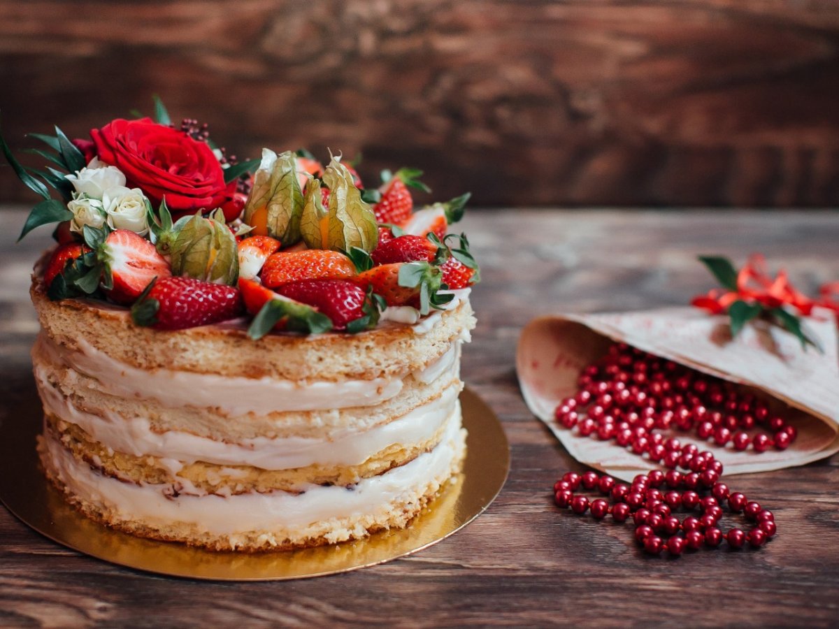 gluten free vegan gingerbread layer cake with sugared cranberries - Sarah Bakes 