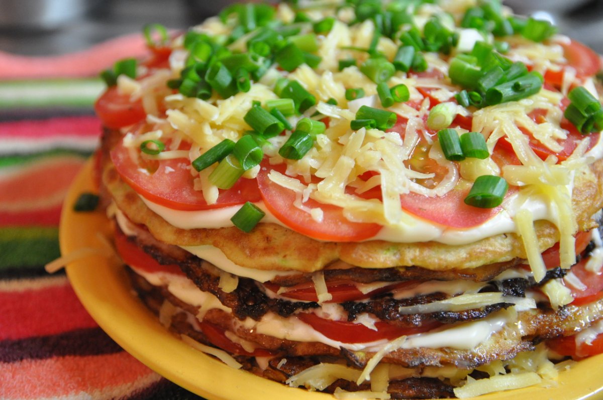 Кабачковый торт с фаршем и сыром
