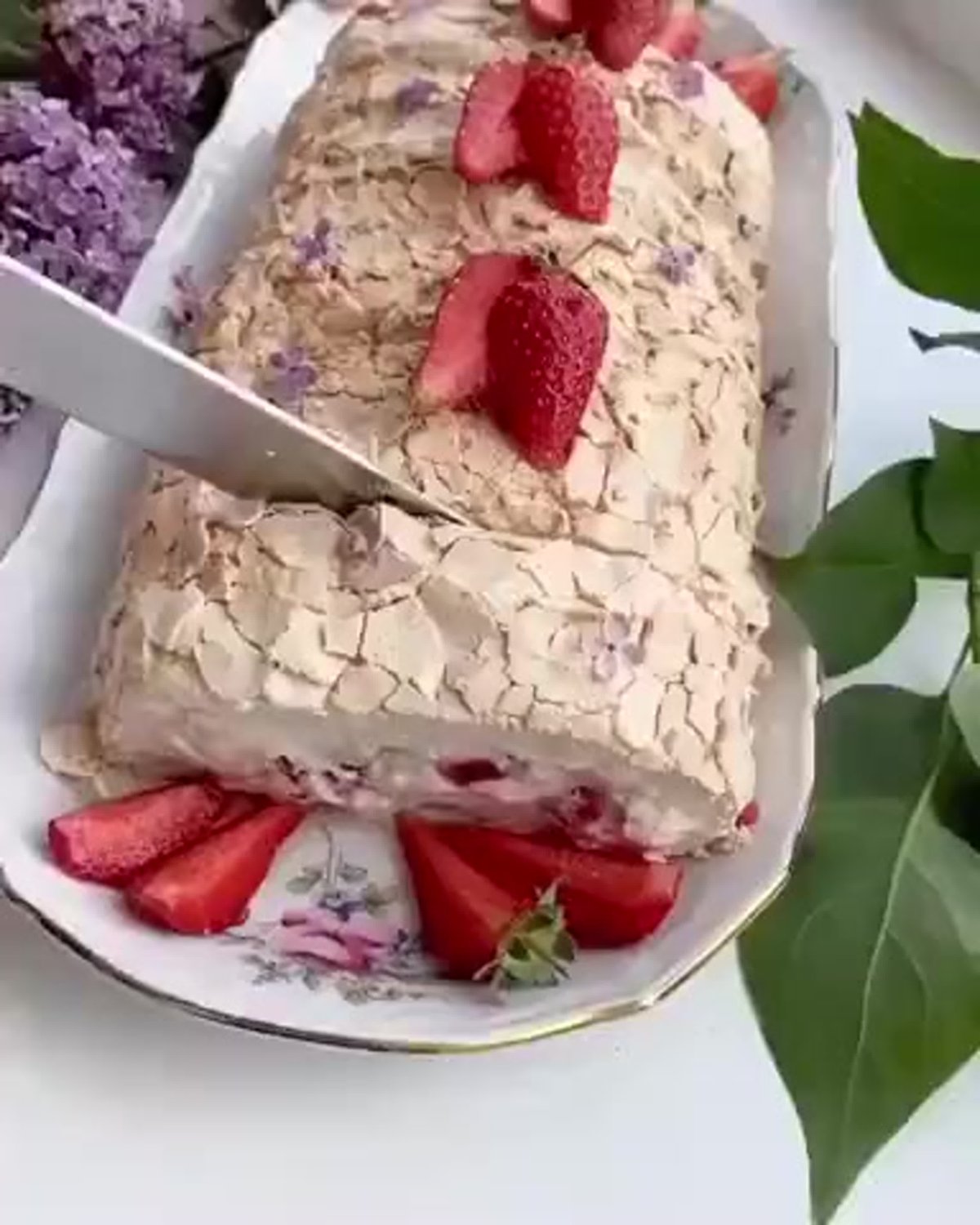 Меренговый рулет кондитер