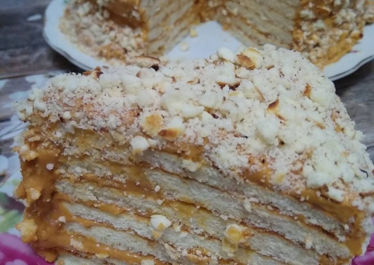 Торт с орехами и сгущенкой