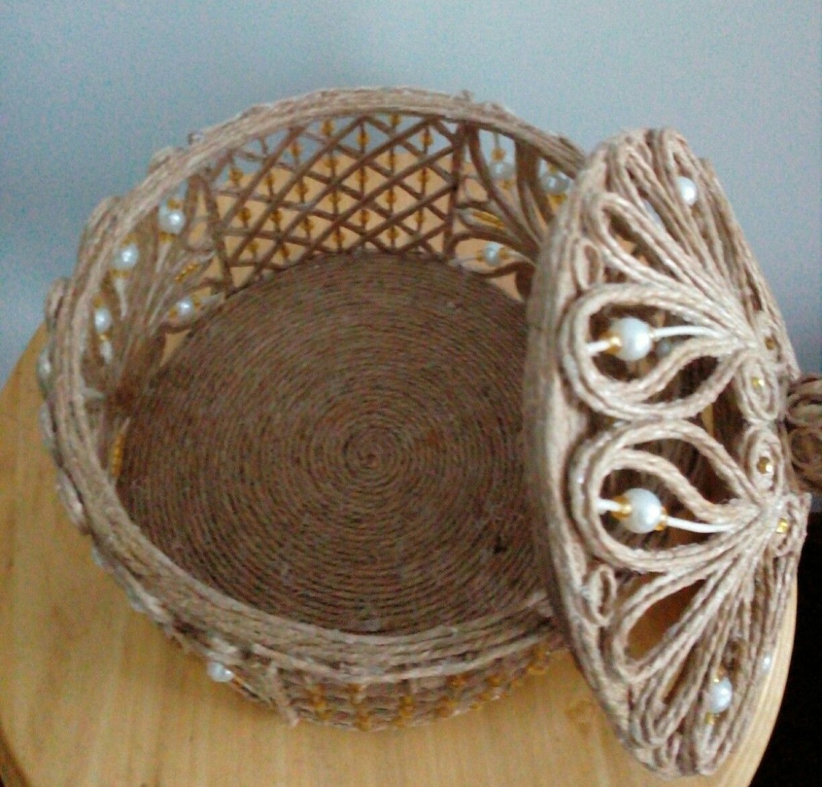 Круглая шкатулка из джута
