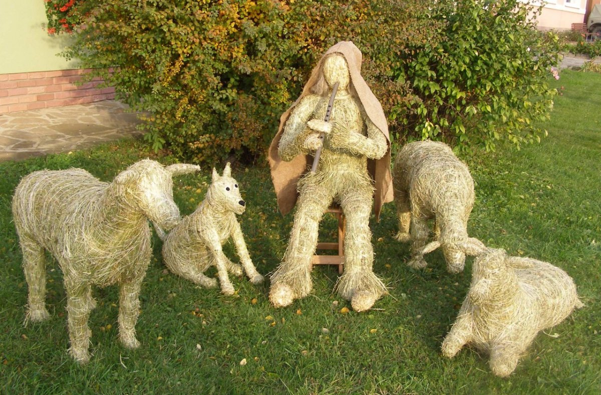Лев из сена и соломы