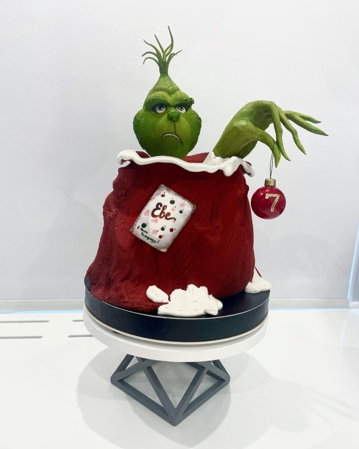 Новогодний торт с Гринчем