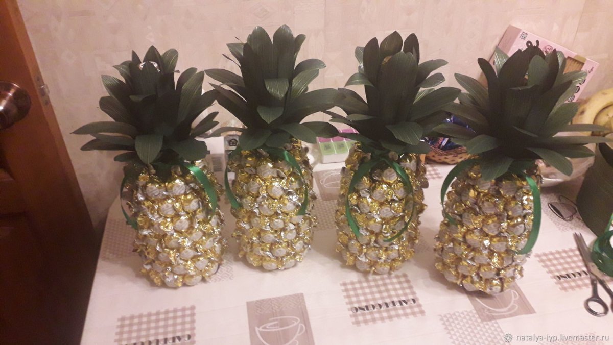 Бутылка ананас Ферреро Роше