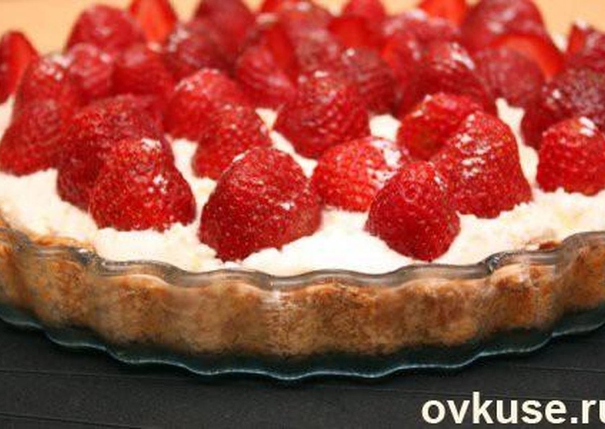 Пирог корзинка с клубникой