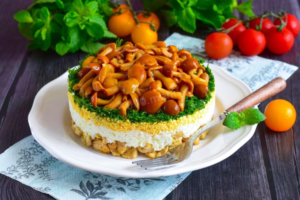 Салат Дамский каприз с курицей
