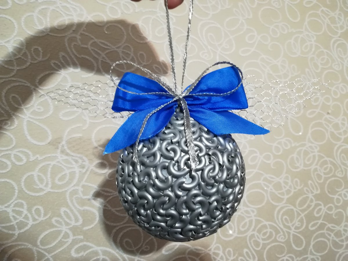Новогодние игрушки из пенопластовых шаров