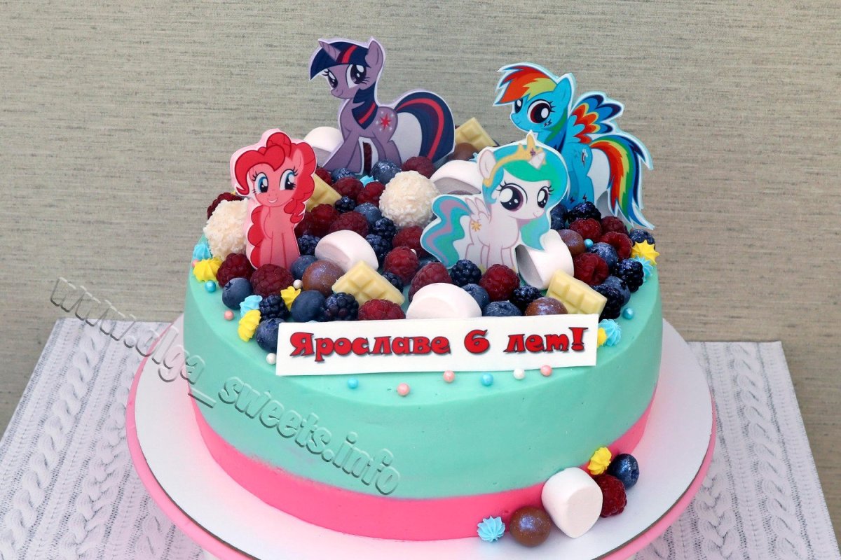 Торт с топперами пони