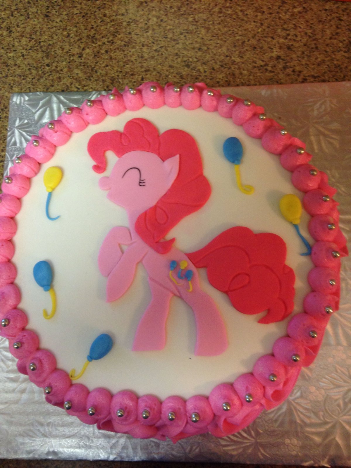 Pinkie pie с тортом